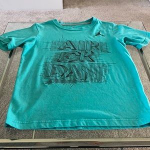 Kids Nike T-shirt